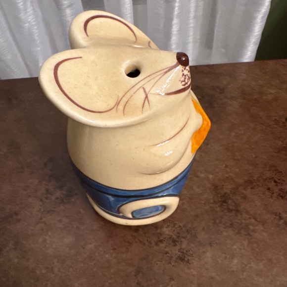 Vintage Ceramic Mouse Parmesan Cheese Shaker - Picture 2 of 5
